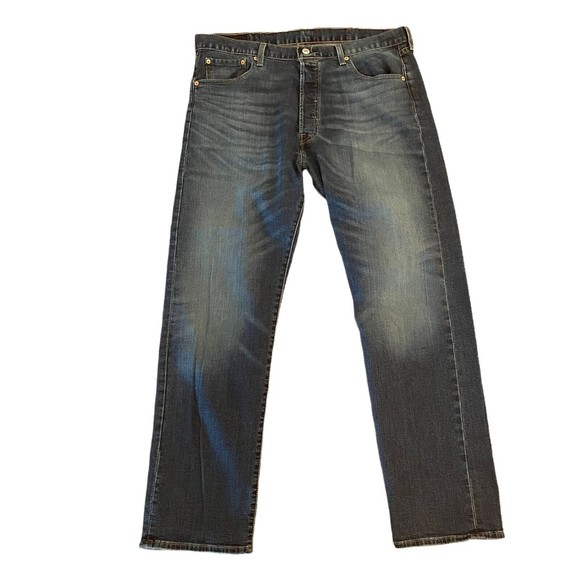 Levis 501 Button Fly Medium Wash Faded Denim Jeans Size 38x32 - Picture 1 of 5